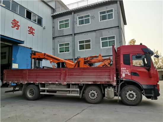 洛陽合峪60型帶破碎錘輪式扒渣機發貨成功